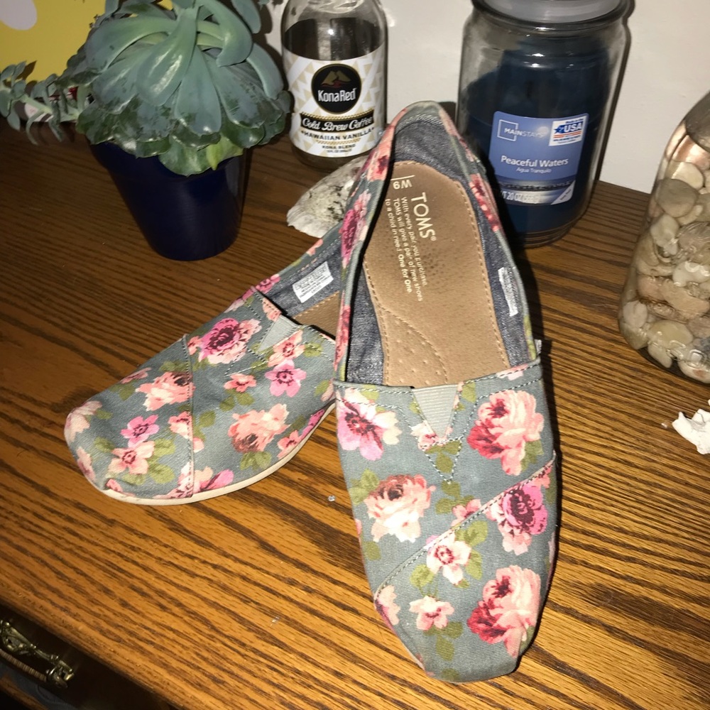 Floral Toms